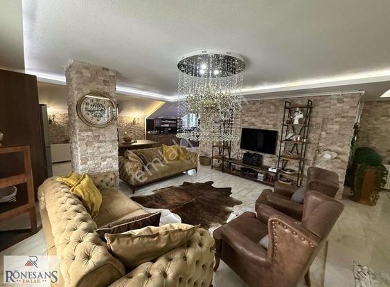 Rönesans Emlak'tan Özenle Yapılmış Sahile Yakın Dubleks