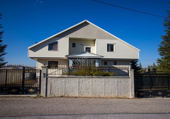 Cb Vizyon’dan Bahçelievler’de 5+2 430m2 Net Satılık Villa