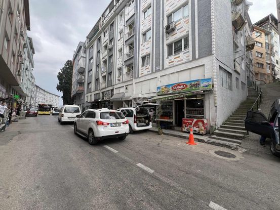 Emirsultan Mh Cadde Üstü Satılık 150 M2 Dubleks Dükkan