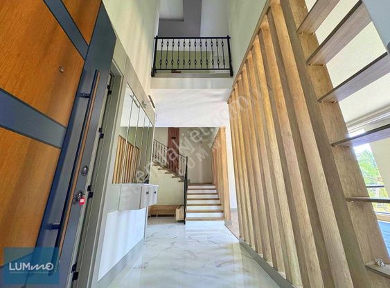 Lummo'dan Kızılcaşar Tek Yapıda 6+1 Lüks Yapılı Sıfır Villa