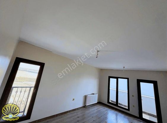 İnci Emlak'dan Satılık 2+1