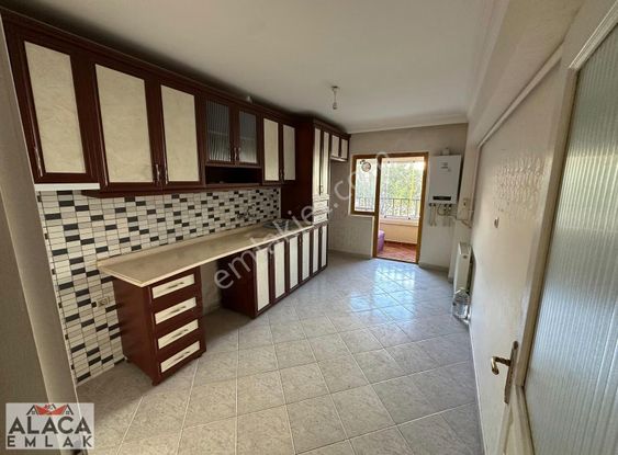 Karapürçek Mahallesi'nde 2+1 Yüksek Giriş Daire