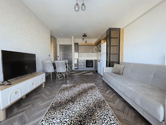 Ap İst Port Da Metroya Çok Yakın 1+1