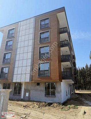 Muradiye Satılık 1+1 Daire Havuzlu Sitede