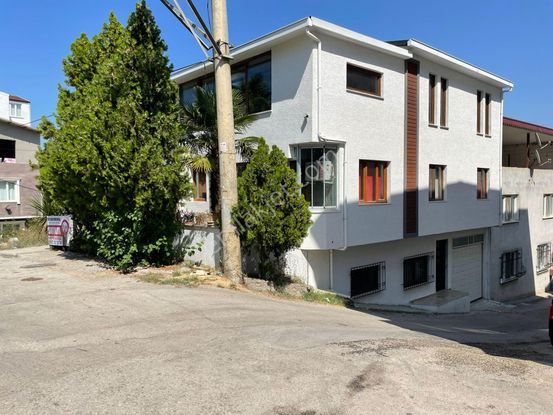 Elfi Den Yunuseli De Köşe Konumda Satılık Bina 308 M2 Yapılı