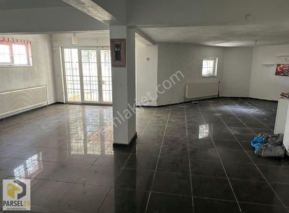 Kayı Mahallesinde 900m2 Arsa İçerisinde Geniş Villa