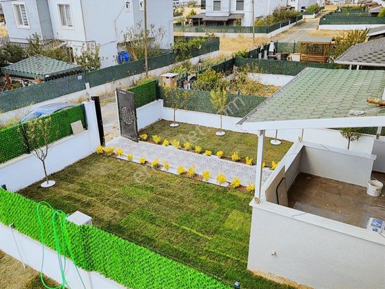 Yüksek Krediye Uygun 5+1 İskanlı Büyük Bahçeli Verandalı Teraslı