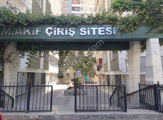 Şenevler Mahallesi M Ali Çiriş Şit 4+1 Satılık Daire.