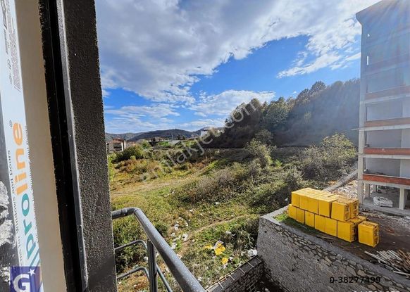 Öner Güneri'den Ebeveyn Banyolu 2+1 Havuzlu Satılık Daire