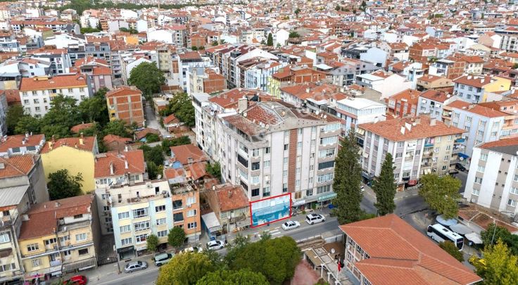 C21 Loca'dan Karesi Avm Çarşıya Yakın İşlek Caddede 400m² Dükkan