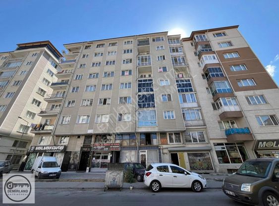 Demirland'dan Kiralık Mithatpaşa Caddesinde 3+1 Daire
