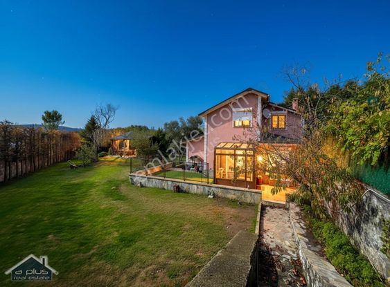 Çavuşbaşı Baklacıbaklacı 1.111 M2 Arsa İçinde Mustakil Villa