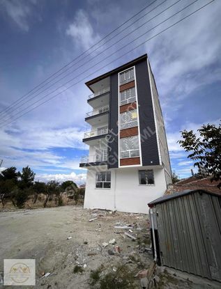 Sinanoğlu'dan Emek'te Asansörlü Balkonlu Sıfır Daireler