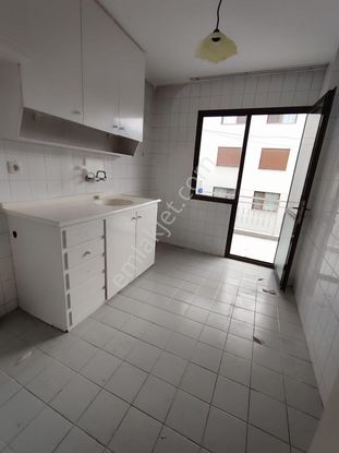 Başkut'tan Karşıyaka Goncalar'da Kapalı Mutfaklı 2+1 Daire