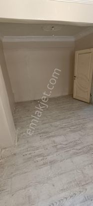 Hazır Kiracılı İstanbul Zeytinburnu 1+1 Satılık Daire