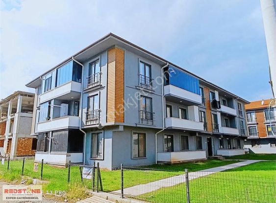 Kabakozda Mutfak Ayrı Geniş Kullanımlı Satılık Köşe Daire