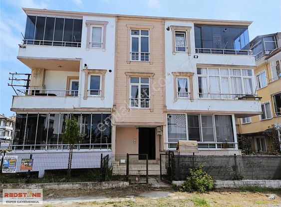 Karasu Çağdaşta Yol Cepheli Kombi C. Balkon Geniş 1+1 Daire