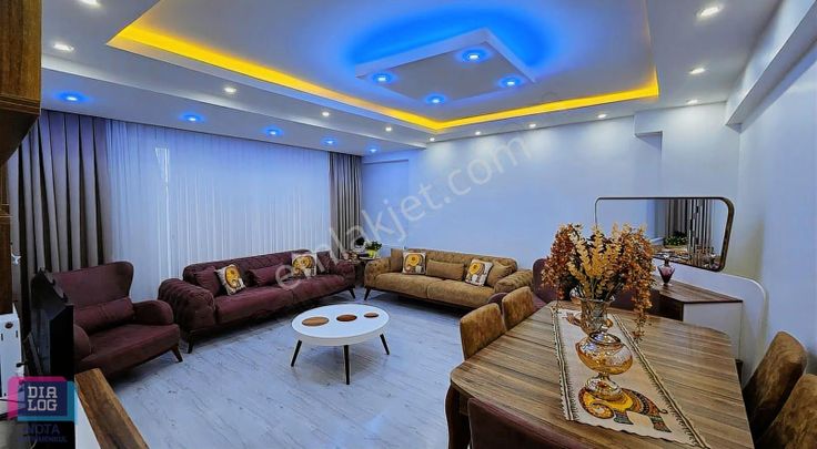 Kurtuluş Mahallesinde Satılık 140 M2 3+1 Daire