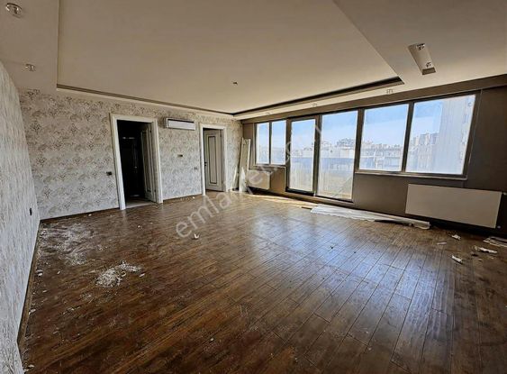 Otoğara Yakın Süper Konumda Kocaman 4+1 Daire Çözüm Emlak'ta