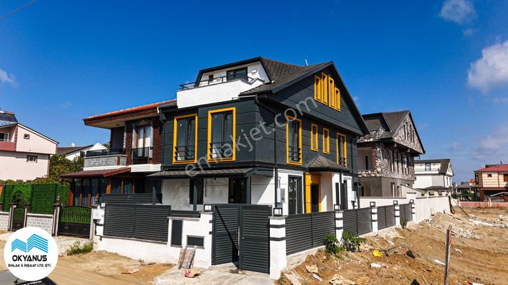 Kocaali’nin En Güzel Konumunda Satılık Tripleks Villa