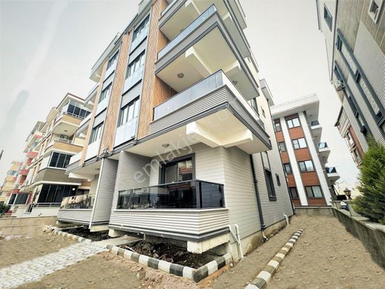 👉aygül'den Şık Tasarımıyla Akçay'da Sıfır Ön Cephe Ebeveyn Banyolu Çift Balkon 2+1 Satılık Daireler