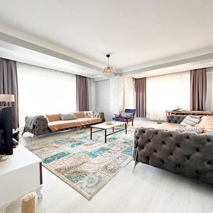 Çekmeköy Yapı Gayrimenkul'den Cadde Üstü Fırsat 2+1 Ara Kat !!