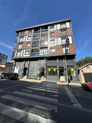 Saray Çarşıda Satılık 3 Katlı Geniş Dükkan !!!