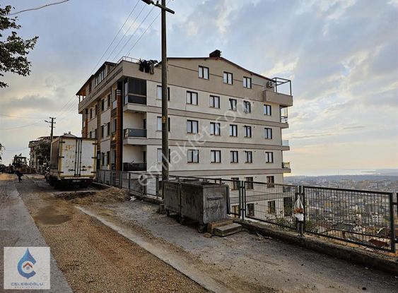 Gebze Adem Yavuz Mahallesinde Deniz Manzaralı Kiralık 2+1 Daire