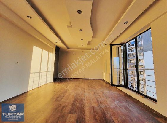 Turyap Metropol'den Harzemşahlar Sitesinde Kiralık 3+1 Daire