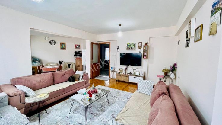 Myra Dan Atatürk Caddesi Nde Satılık Daire