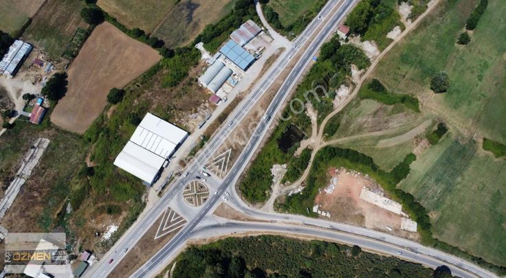 Karasu Girişi 3 Yol Mevkii Enfes Konumda Yatırımlık