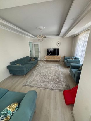 Küçükçekmece Cennet Mah. Satılık 90 M2 2+1 Arakat Daire