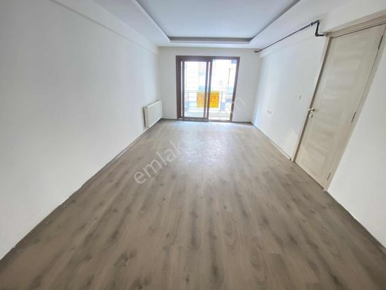 Emlak Center'tan 3+1 Kapalı Mutfak, Ara Kat Acilll Satılık Daire