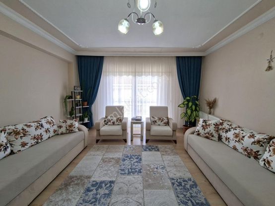 Recep Ümit Emlak'tan Fatih Mahallesi Kanal 26 Yakınında Satılık Geniş Ferah 2+1 Balkonlu Daire