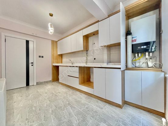 Berkay Demirel'den Altınkumda Denize 100m Bahçe Kullanımlı 2+1