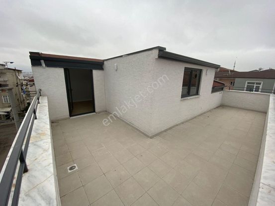 İstasyon, Cumartesi Pazarı İçerisinde İskanlı 6+2 Üst Dubleks