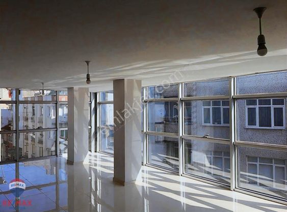 Bigada Çarşı İçinde Kiralık Ofis