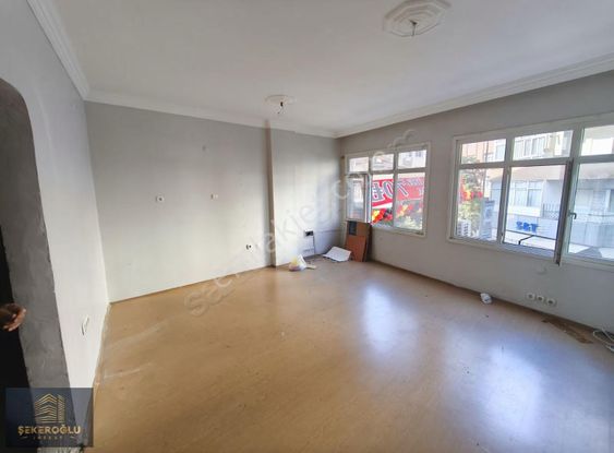 Şekeroğlu İnşaat & Emlak'tan Ana Cadde Üzeri 1+0 Kiralık Ofis