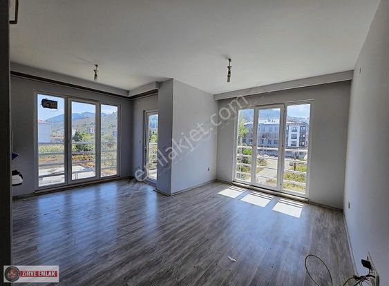 Cumhuriyet ...diş Hekimliği Yanı...1+1