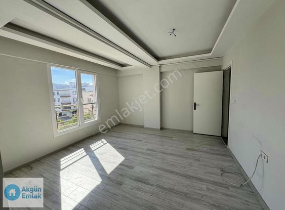 Hürriyet Mahallesi İlçe Jandarma Yakını 2+1 140 M2 Dubleks