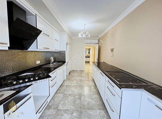 3+1 3 Adet Cam Balkon 2 Banyo 2 Wc Ayrı Mutfak Siteiçi Manzaralı