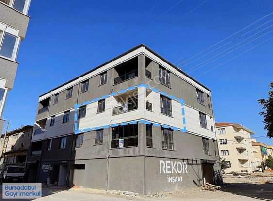 Bursadabul'dan Barış Mah. Arakat Köşe 2+1