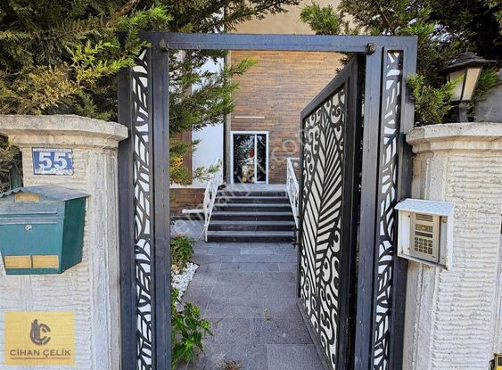 Acil! Buhara Hat Caddesinde Teraslı Otoparklı Müstakil! Acil!