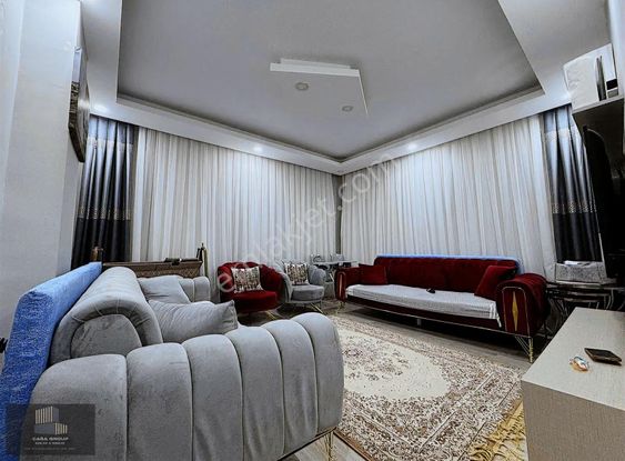 Cadde Üstü Katta Tramvay Yürüme Mesafesi Asansörlü Geniş Daire