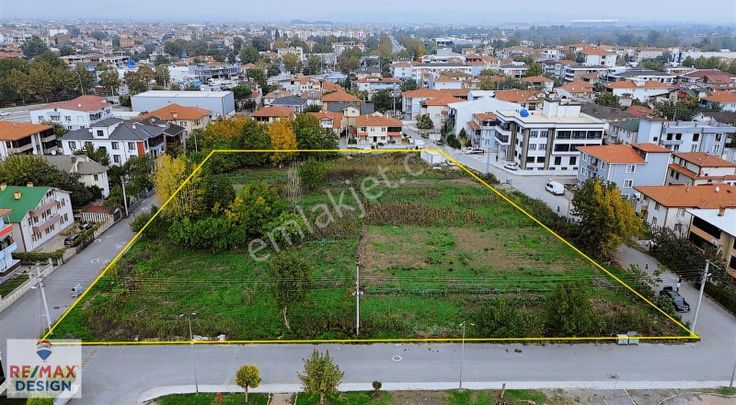 Remax Desıgn Erenler'de 108m2 Satılık Arsa