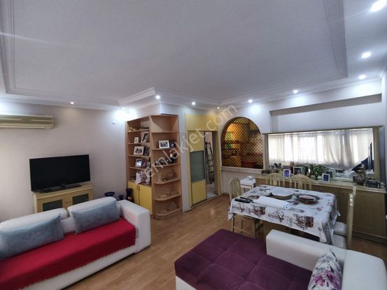 Kültürpark Yanı – Doğalgazlı – Tadilatlı – Eşyalı Satılık 2+1 Daire