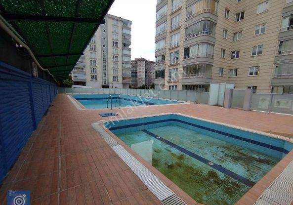 Sezgin Aslan'dan Derebahçe Mah. Irmak Vadi Sitesi'nde 3+1 Kiralık Daire