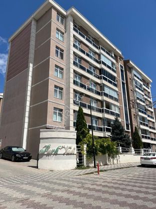 4 Eylül Yasar Doğu Caddesi Park Vadi Sitesinde Satılık 3+1 Daire