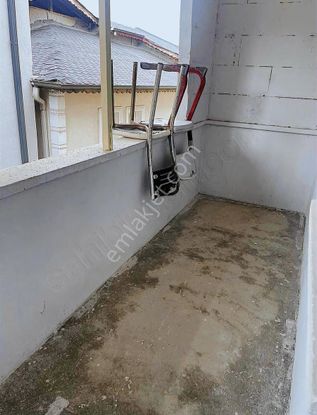 Serdivan Hızırılyas Tepesinde 3/1 Daire 1.kat