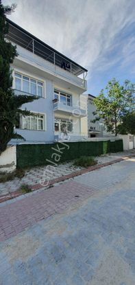 Eski Araştırma Yanı Yıldız Bagları Satılık Bina